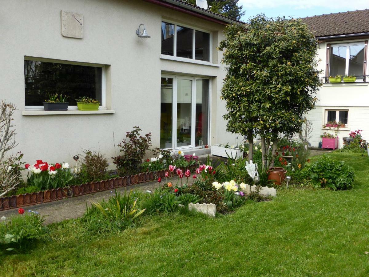 Une Chambre A Neuilly Guest House Exterior foto