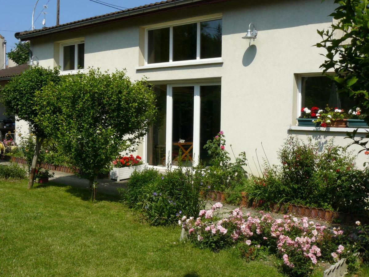 Une Chambre A Neuilly Guest House Exterior foto
