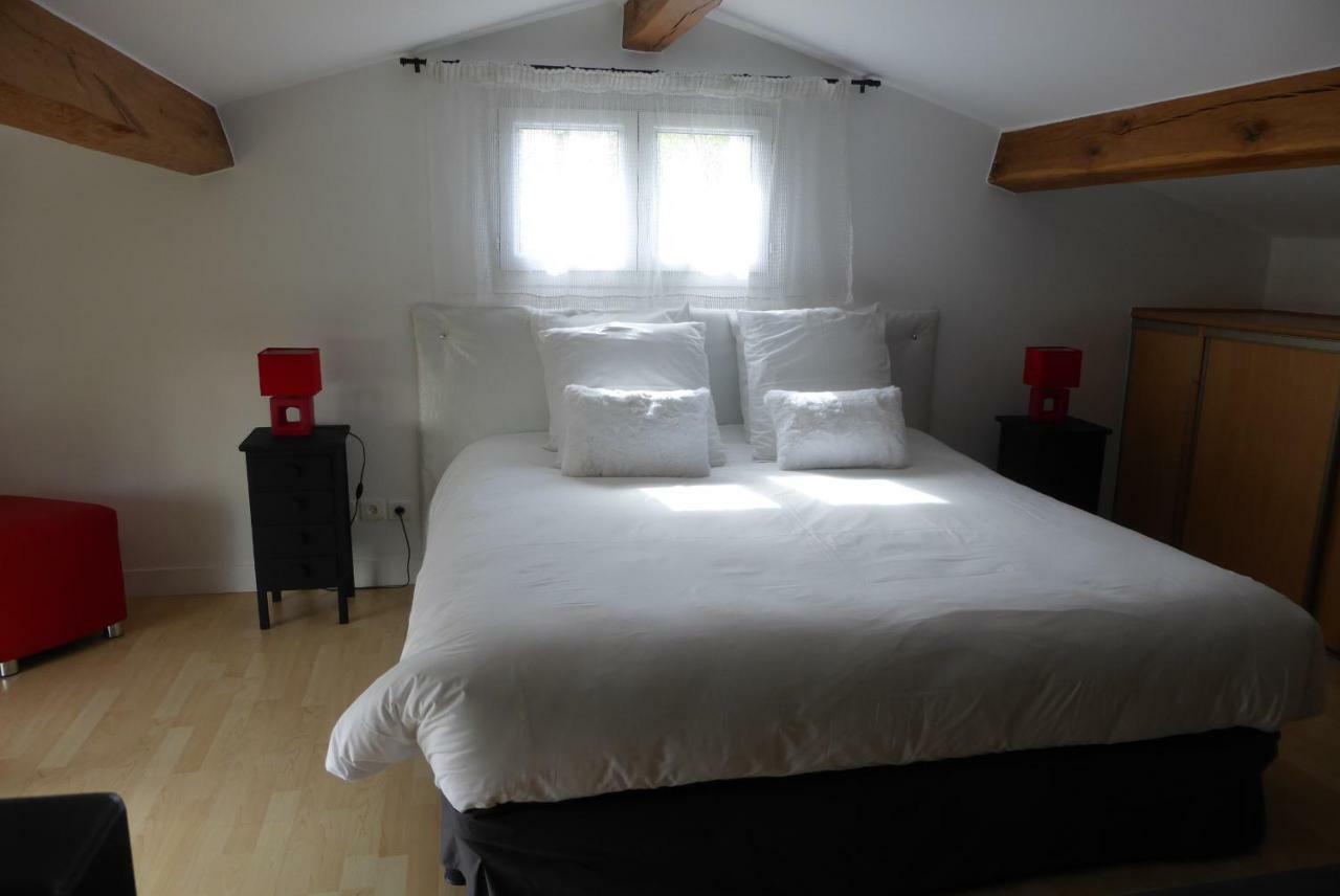 Une Chambre A Neuilly Guest House Exterior foto